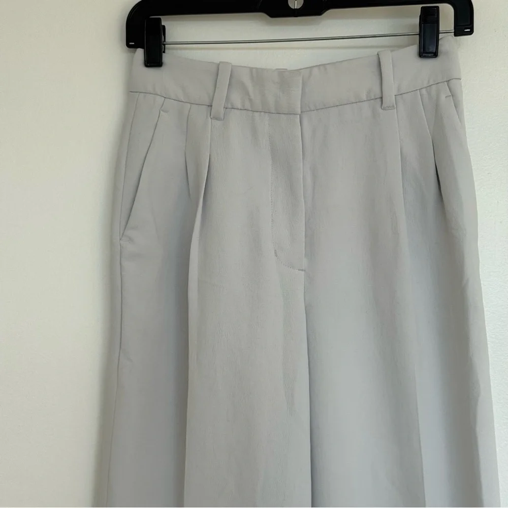 Aritzia Wilfred Effortless Cuffed Prose Pants Smocked Lilac Gray Size 2